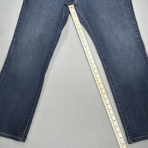 34 Heritage Jeans Men's 42x34 Blue Medium Wash Denim Straight Leg Measures 38x29 - Picture 7 of 14
